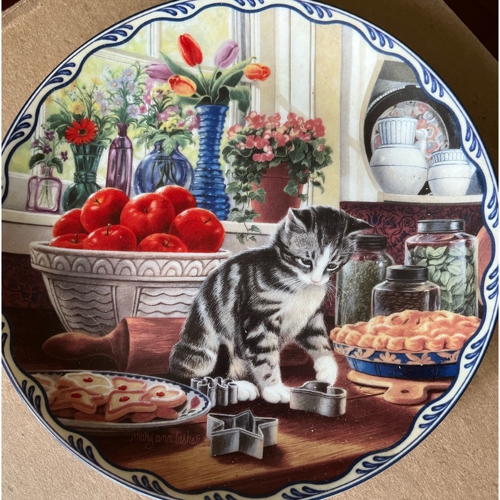 The Bradford exchange cat collection plate
